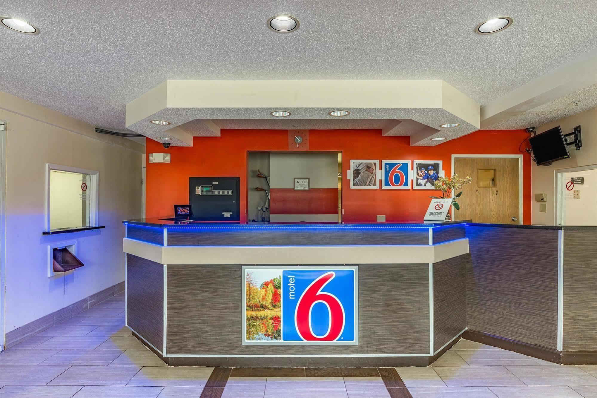 Motel 6-Charlotte, Nc - University ภายนอก รูปภาพ