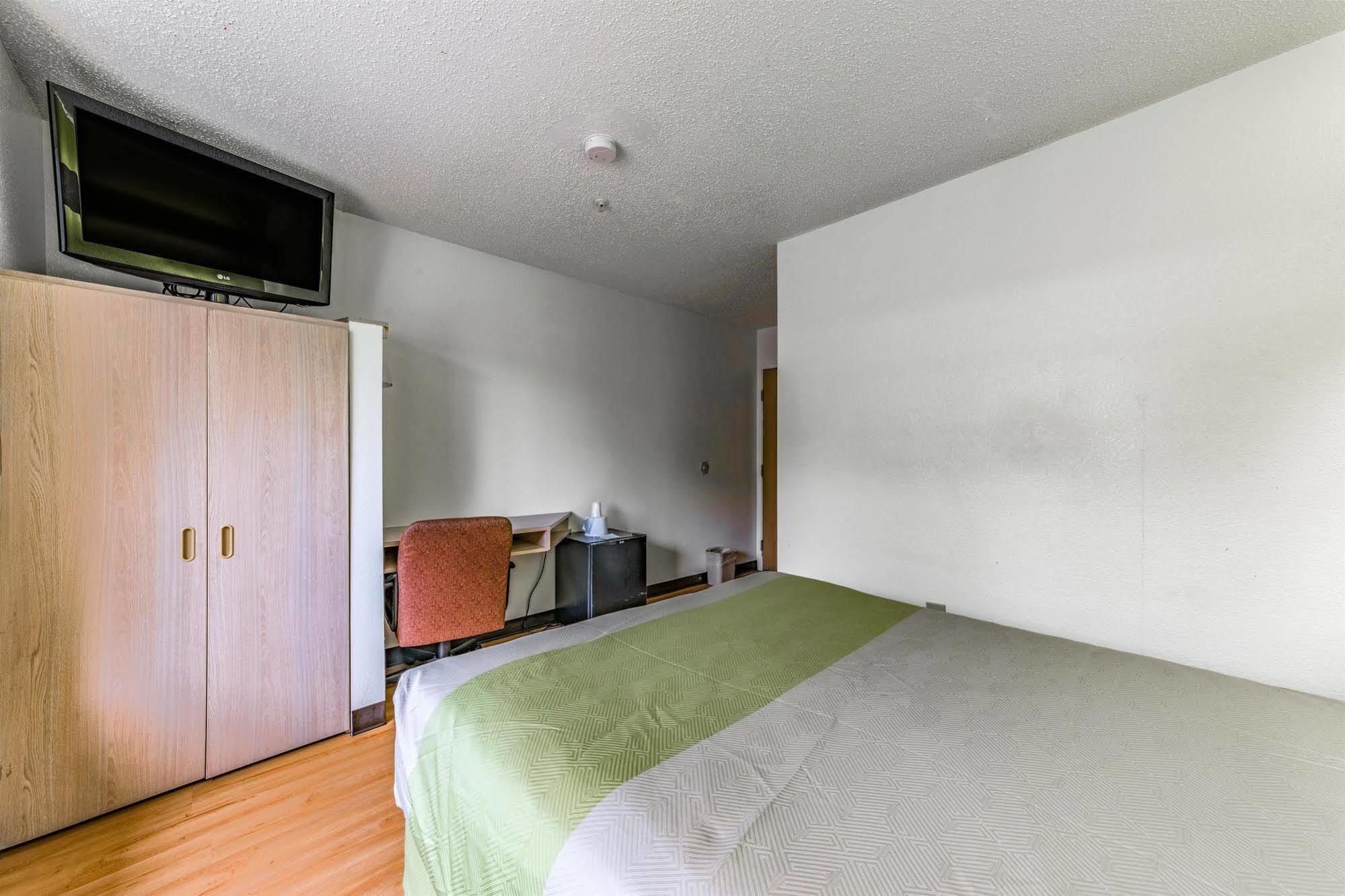 Motel 6-Charlotte, Nc - University ภายนอก รูปภาพ
